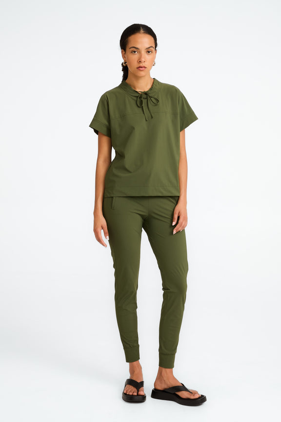 Lucca strech technical jersey top | Oliva green